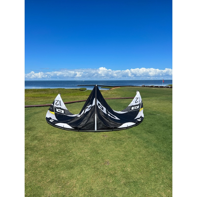 USED Core Xlite Kite-12m-White/Black