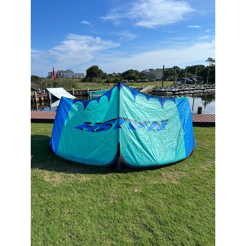 USED Naish S25 Pivot Kite-7m-Deep Blue/Blue/Pacific Blue