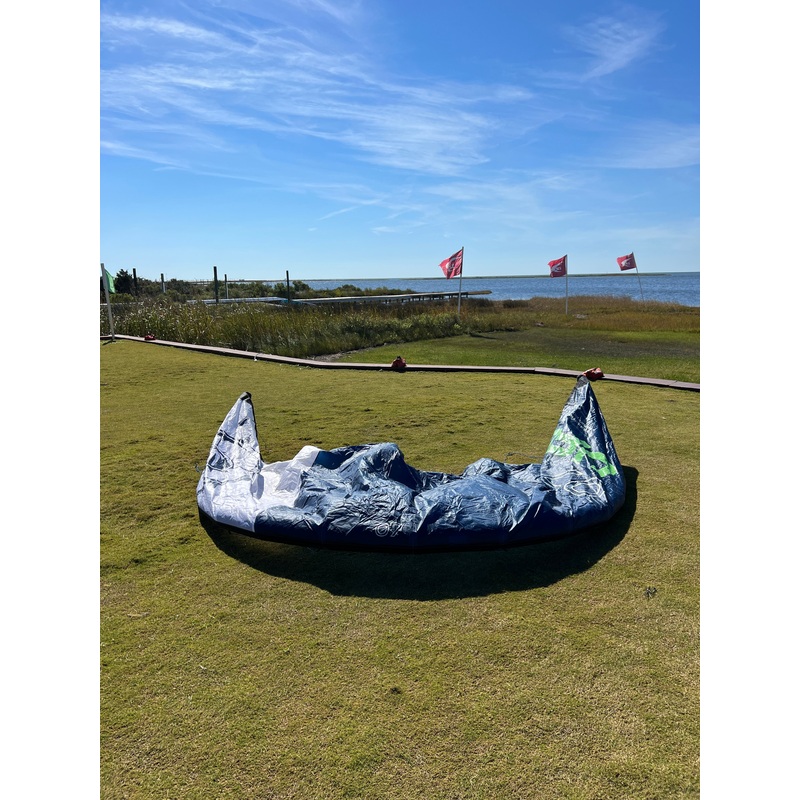 USED Slingshot UFO V1 Kite-7m